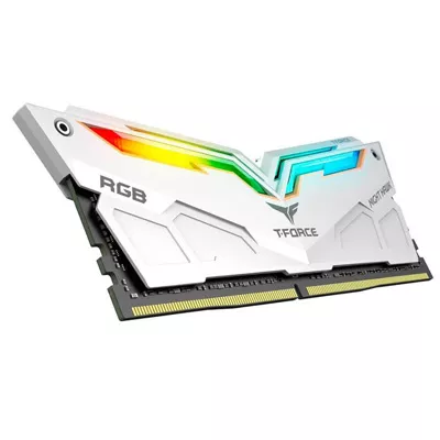 Kit de memoria DRAM DDR4 a 2666 MHz VENGEANCE® RGB PRO de 32 GB (2 x 16 GB)  C16, blanco