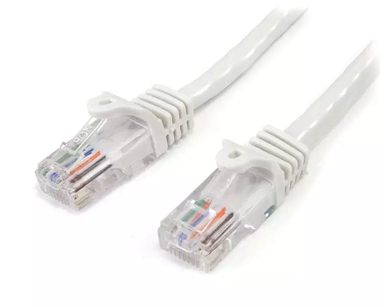 Cable UTP de 0.5 Metros con Conectores RJ45 CAT5E Chapados en Oro